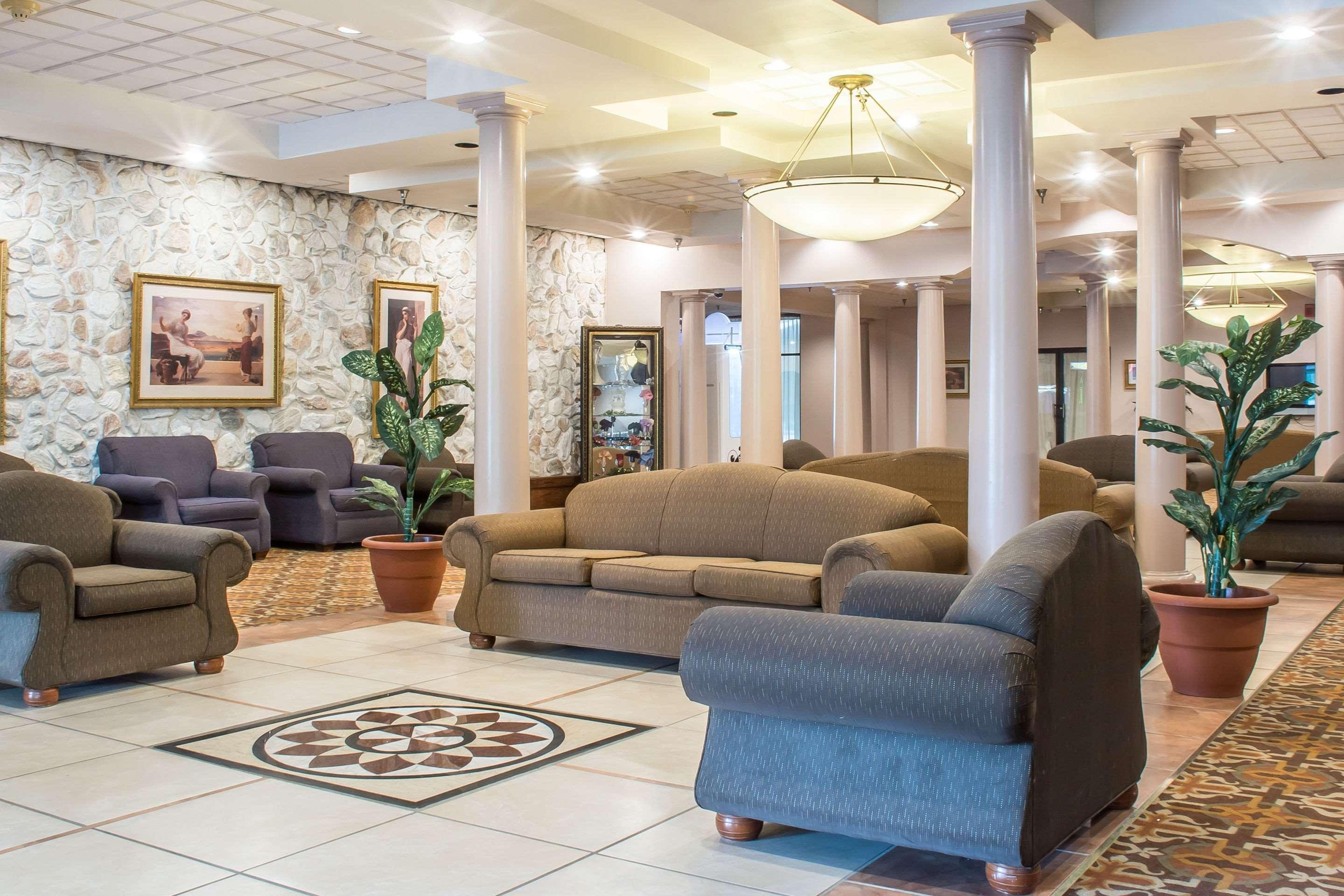 Quality Inn & Suites Palm Island Indoor Waterpark Batavia Zewnętrze zdjęcie